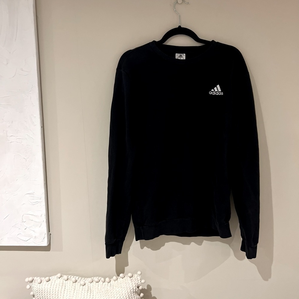 Adidas Classic Pullover Crew Neck Sweater with Logo on Chest - Medium in Black